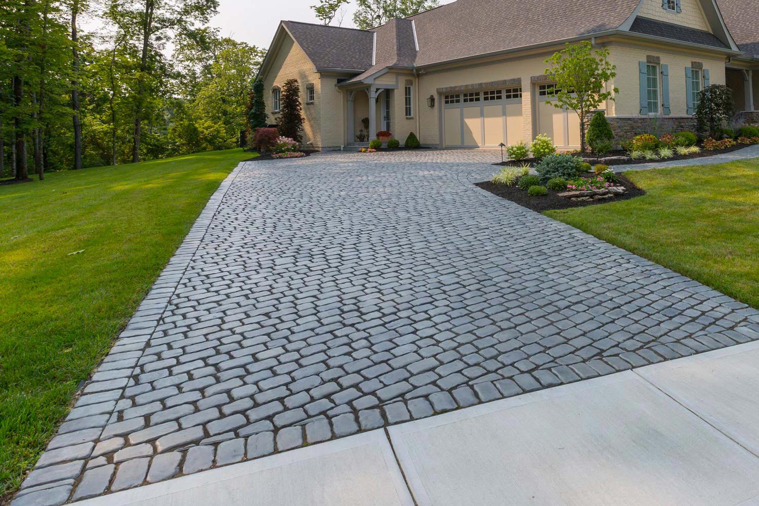 Paver pathway and walkway installation